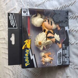 Pokemon Evolution Multi-Pack with Growlithe and Arcanine Figures